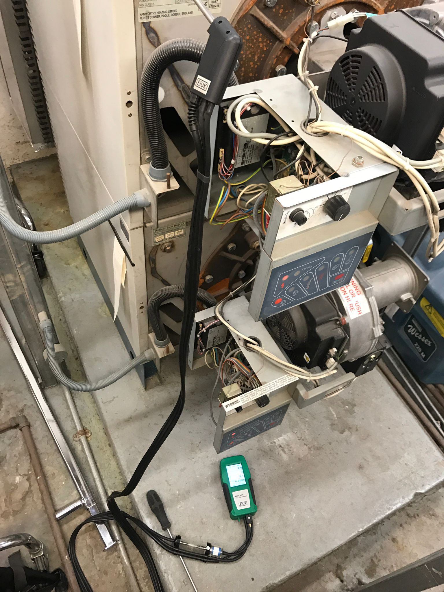 gas safe registered engineer near me West Byfleet, KT14